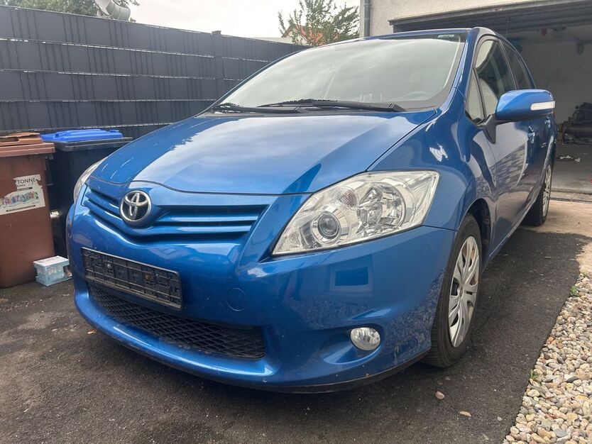 Toyota Auris 156.000 km 4.999 € Edenkoben 67480