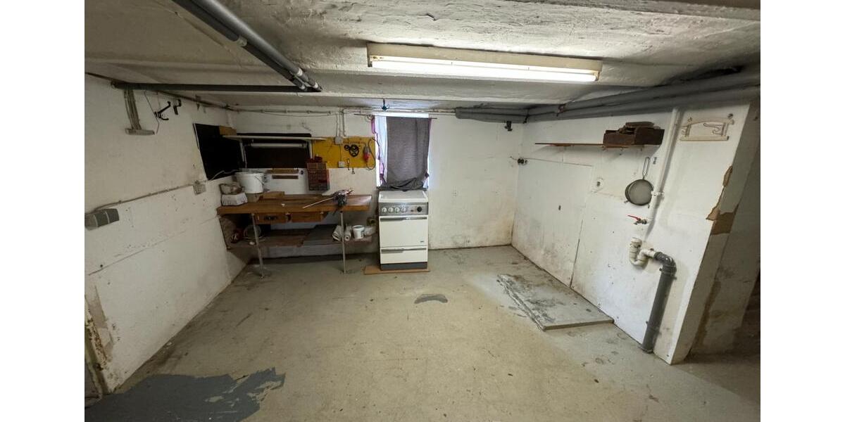 Einfamilienhaus Wolfstein - 8 Zimmer, 180 m&sup2;, 1.050&euro; | Angebot:26356081