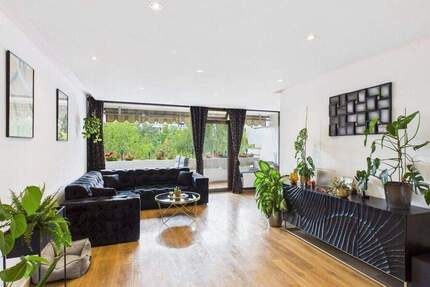 Lichtdurchflutete, moderne 3-Zimmer-Etagenwohnung mit zwei Balkonen, Gäste-WC & Garage 3 zimmer