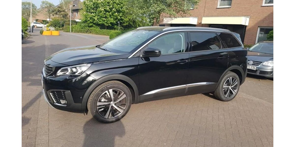 Peugeot 5008 96.400 km 18.200 &euro; Bunde 26831