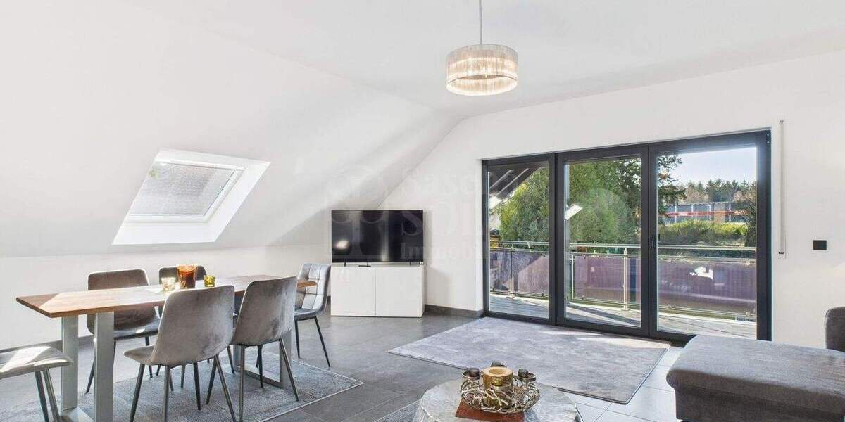 Hochwertige Wohnung mit 4 Zimmer, Loggia, Stellplatz und Garage in Kirkel-Neuhäusel 4 zimmer