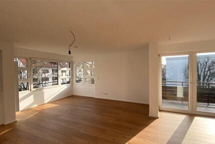 Stilvolle 2,5 Zimmer Whg, Balkon, EBK, Hobbyraum, Fellbach 2. OG 2.5 zimmer