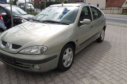 Renault Megane 96.000 km 2.499 &euro; Bautzen 02625