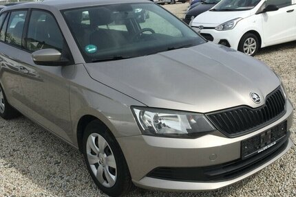 Skoda Fabia Kombi,Klima,8 Fach Bereift! Tüv Neu! 195.000 km 6.400 &euro; Himmelkron 95502