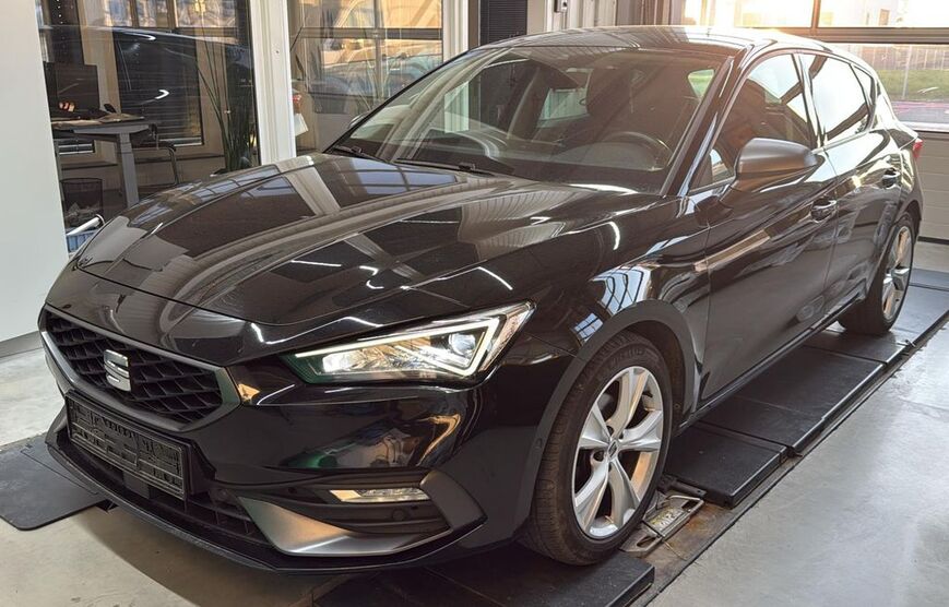 Seat Leon 79.601 km 16.890 € Schopfloch 91626