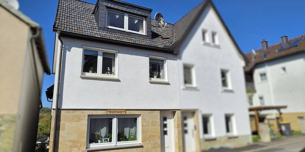 Doppelhaushälfte Rödental Einberg - 4 Zimmer, 100 m&sup2;, 148.000&euro; | Angebot:26753550