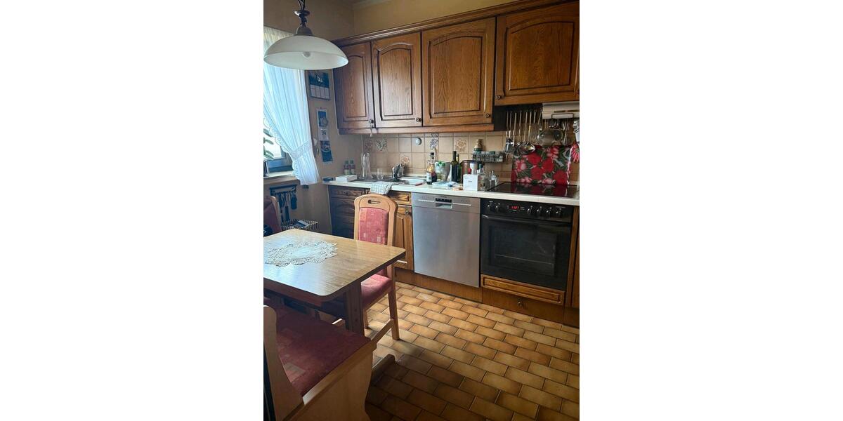 Reihenhaus Bornheim - 8 Zimmer, 137 m&sup2;, 440.000&euro; | Angebot:25422676