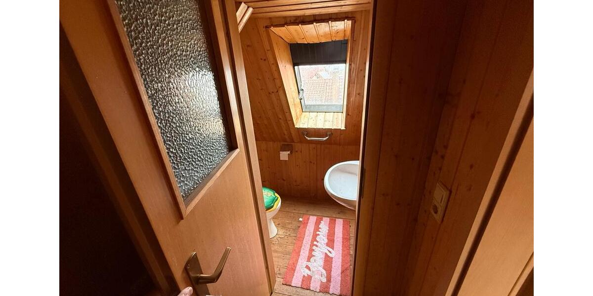 Dachgeschoßwohnung Herrenberg - 5 Zimmer, 105 m&sup2;, 1.350&euro; | Angebot:26385544