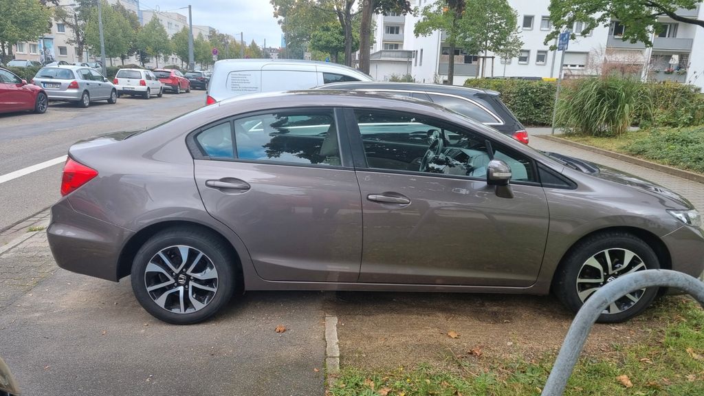 Honda Civic 180.000 km 9.200 &euro; Frankfurt am Main 60598