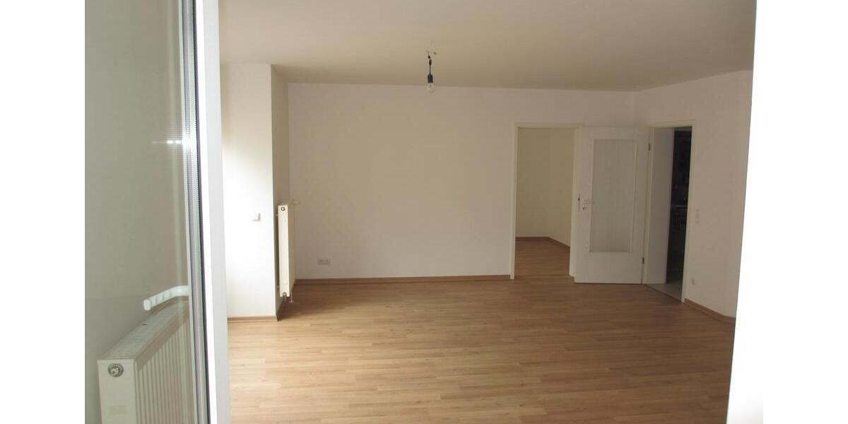 Etagenwohnung Plauen Bahnhofsvorstadt - 2 Zimmer, 72 m&sup2;, 360&euro; | Angebot:26548295