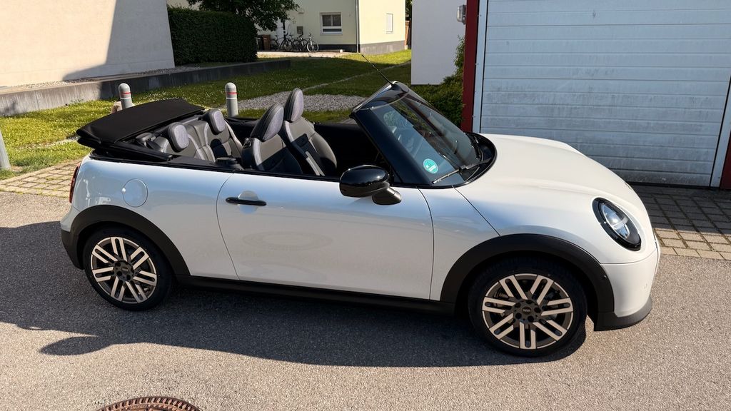 Mini Cooper Cabrio 1.400 km 32.400 &euro; Unterföhring 85774