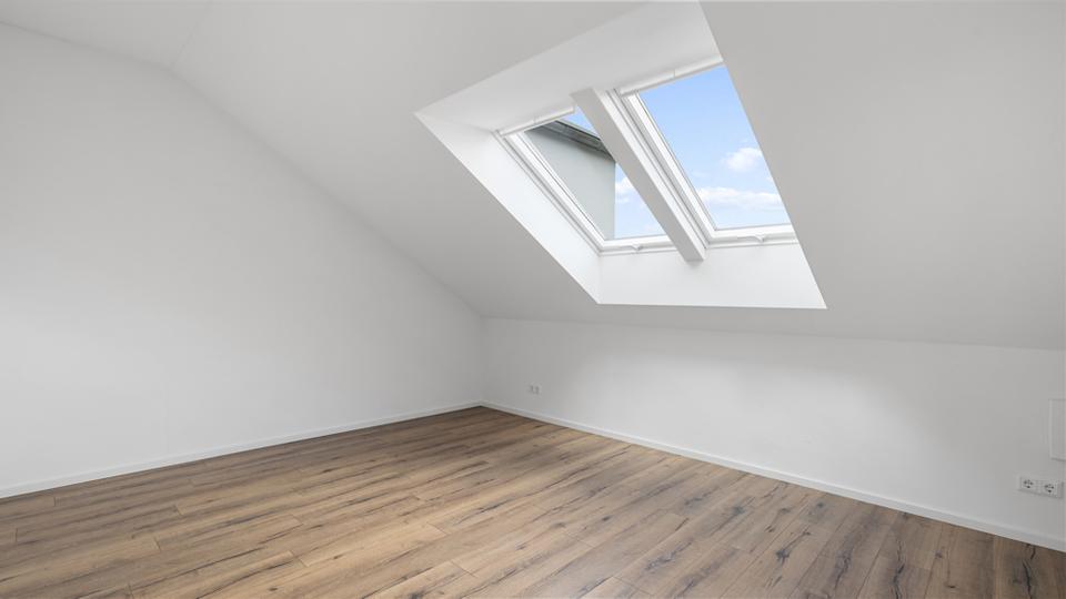 Dachgeschoßwohnung Kösching - 3 Zimmer, 99 m&sup2;, 1.300&euro; | Angebot:24952479