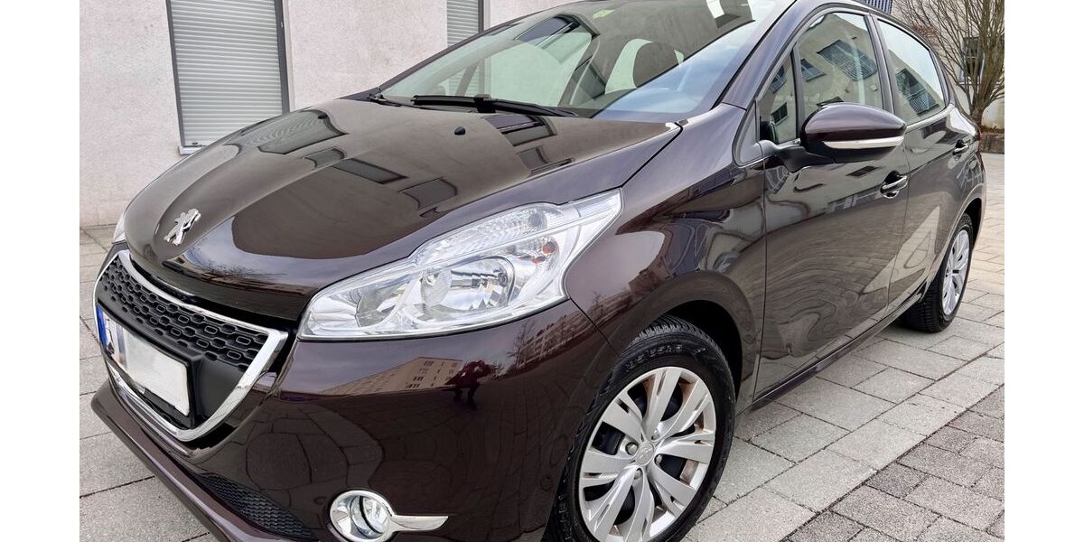 Peugeot 208 121.989 km 4.690 &euro; München 81829