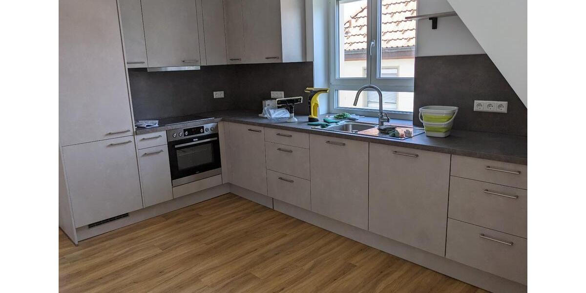 Dachgeschoßwohnung Trossingen - 4.5 Zimmer, 111 m&sup2;, 333&euro; | Angebot:25329957