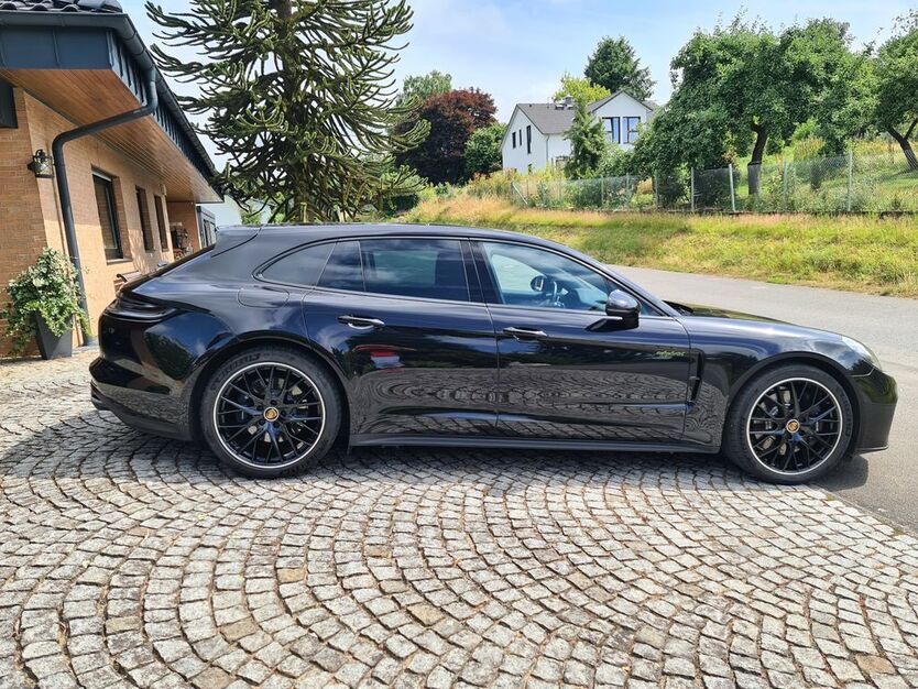 Porsche Panamera 26.000 km 82.900 € Windeck 51570