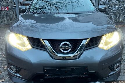 Nissan X-Trail 166.123 km 10.999 &euro; Berlin 12357