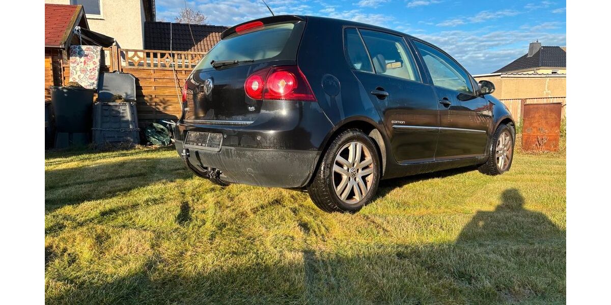 VW Golf 233.000 km 3.300 &euro; Lauchhammer 01979