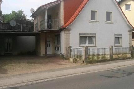 Haus Oberaurach - 7 Zimmer, 150 m&sup2;, 175.000&euro; | Angebot:26706119
