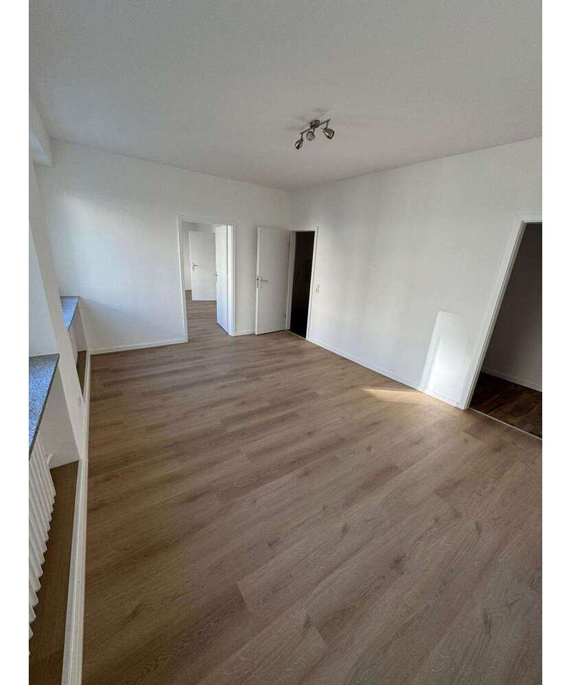 Wohnung zum Kaufen in Düsseldorf 358.000 € 105 m²