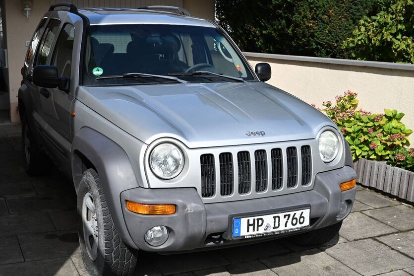 Jeep Cherokee 220.000 km 3.333 € Groß-Rohrheim 68649