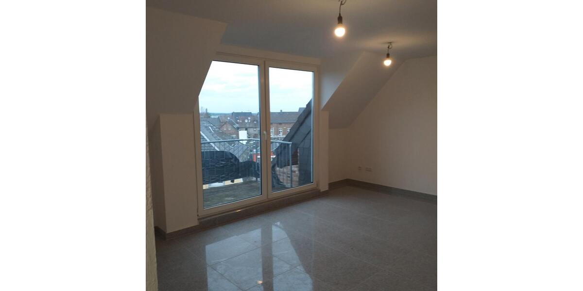 Dachgeschoßwohnung Zülpich - 4 Zimmer, 82 m&sup2;, 625&euro; | Angebot:26041633