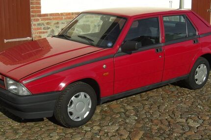 Alfa Romeo 75 202.000 km 6.100 € leipzig 04275