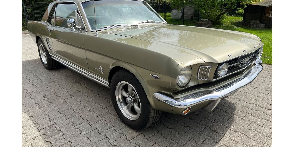 Ford Mustang 103.000 km 34.900 &euro; Werne 59368