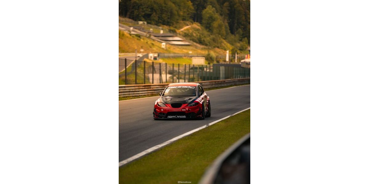 Seat Leon 7.650 km 39.900 &euro; Klettgau- Griessen 79771