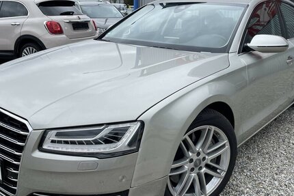 Audi A8 4.2 TDI EXCLUSIVE MATRIX BOSE MASSAGE 1.HD 234.200 km 19.980 € Altdorf 84032