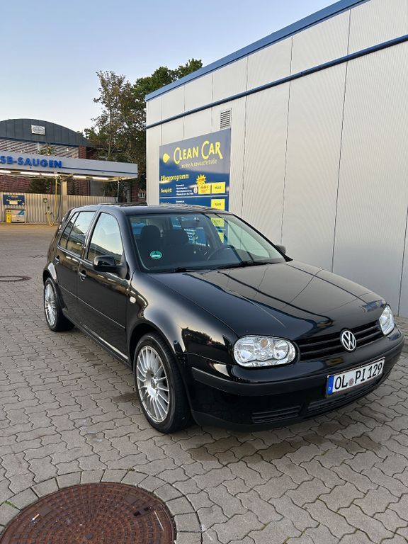VW Golf 191.000 km 2.250 € Oldenburg 26127