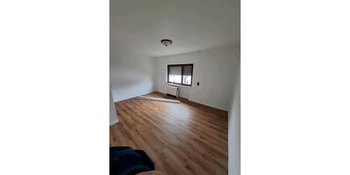 Einfamilienhaus Leun - 1 Zimmer, 133 m&sup2;, 1.090&euro; | Angebot:25223224