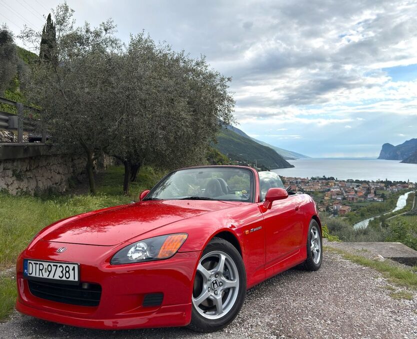 S2000