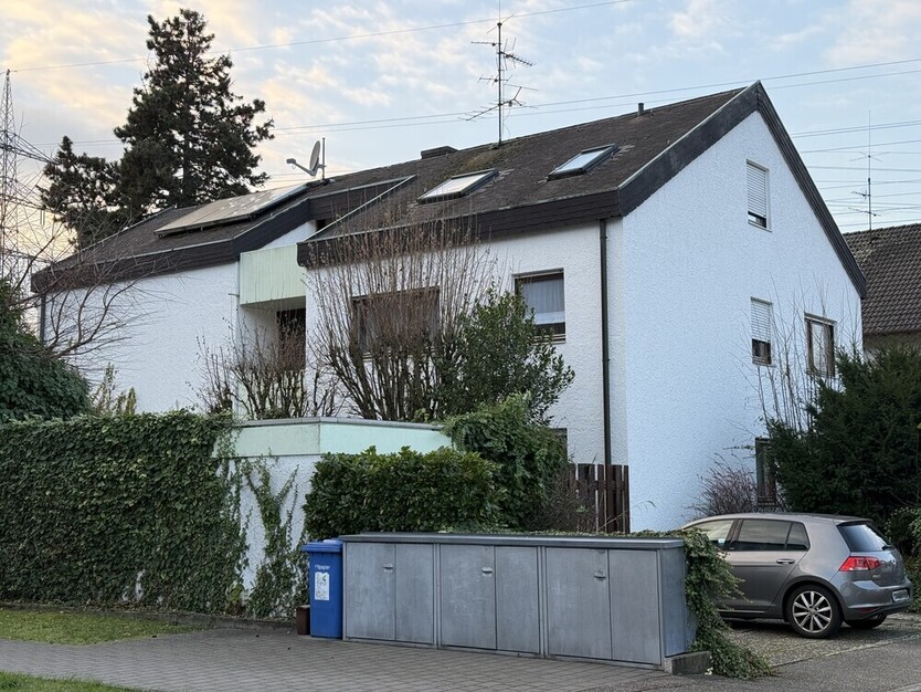 4-Zimmer-Wohnung mit 2 Balkone und Stellplatz in Sandweier