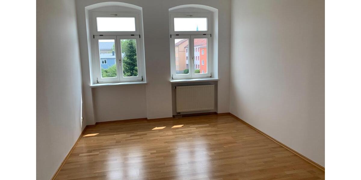 Dachgeschoßwohnung Großenhain - 2 Zimmer, 66 m&sup2;, 396&euro; | Angebot:26121894