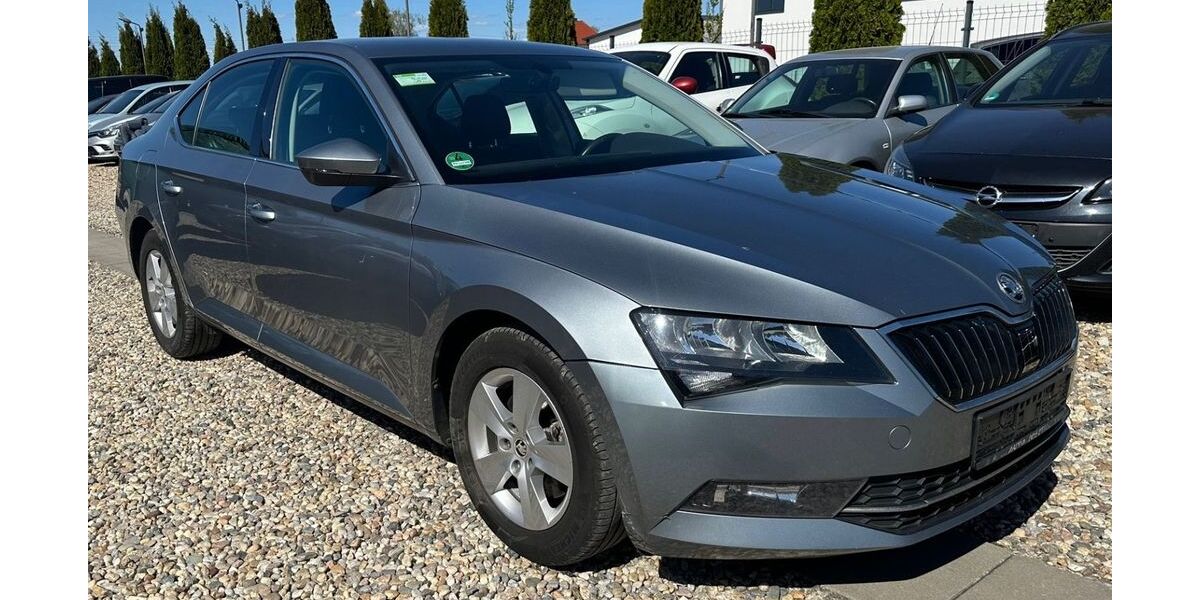 Skoda Superb 232.872 km 8.990 &euro; Potsdam Mittelmark / Beelitz 14547