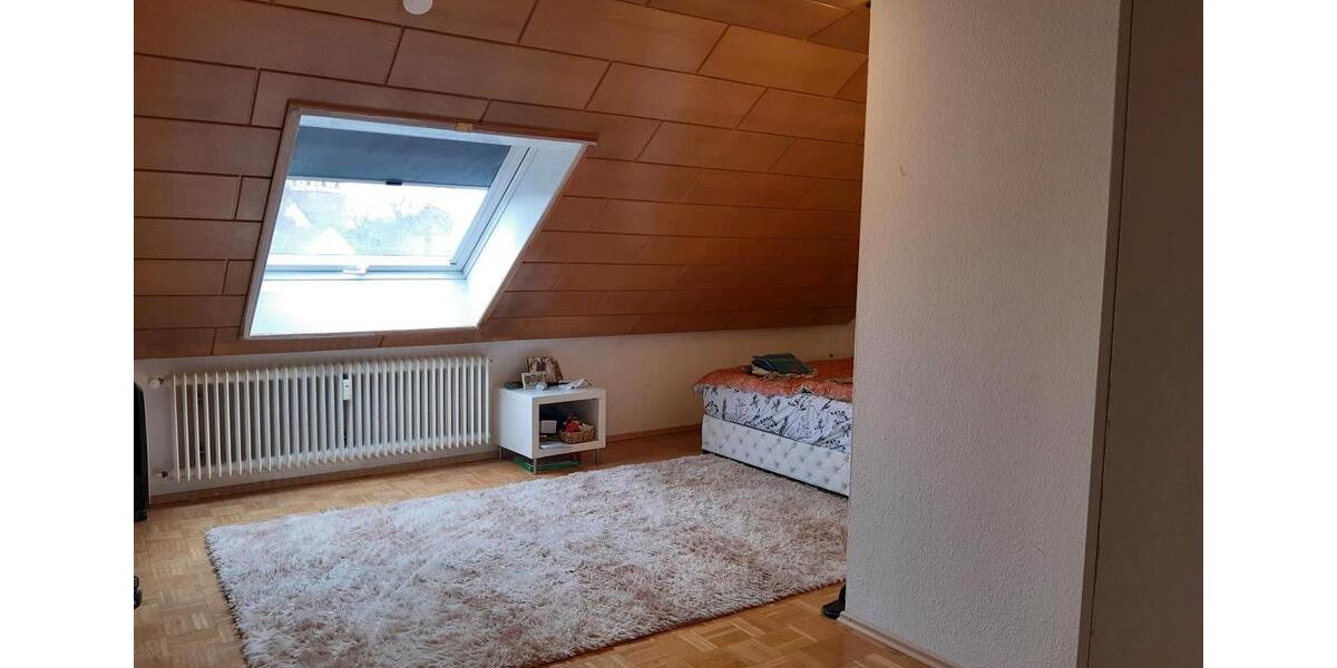 Dachgeschoßwohnung Walddorfhäslach - 5 Zimmer, 125 m&sup2;, 1.160&euro; | Angebot:25615150