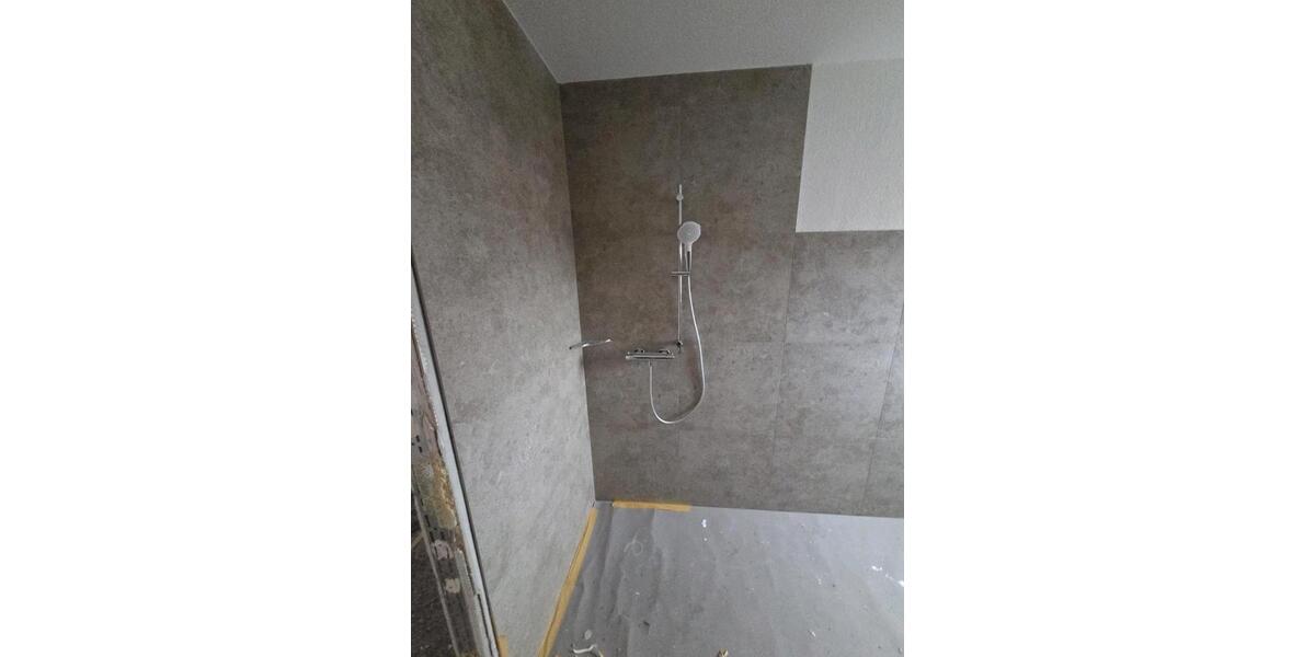 Vermieten modernisierte schöne 3 Raumaltbauwohnung in Stadtmitte 3 zimmer