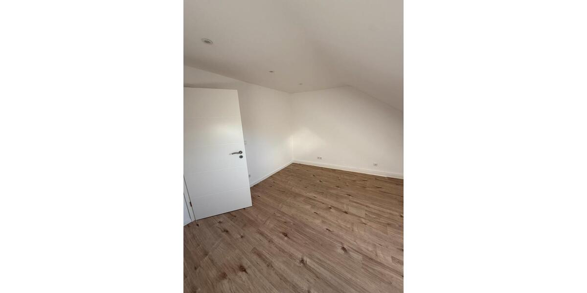 Dachgeschoßwohnung Treuchtlingen - 3 Zimmer, 70 m&sup2;, 700&euro; | Angebot:25271570