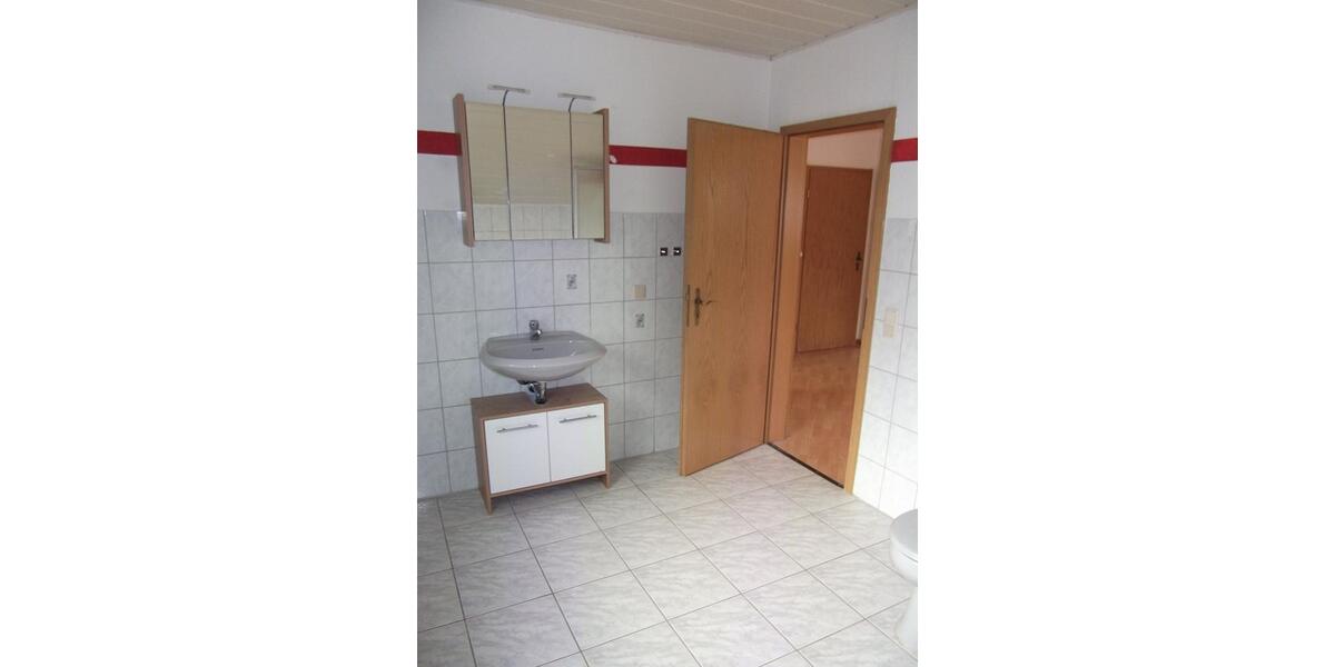 Dachgeschoßwohnung Engelskirchen - 2 Zimmer, 70 m&sup2;, 490&euro; | Angebot:25540058