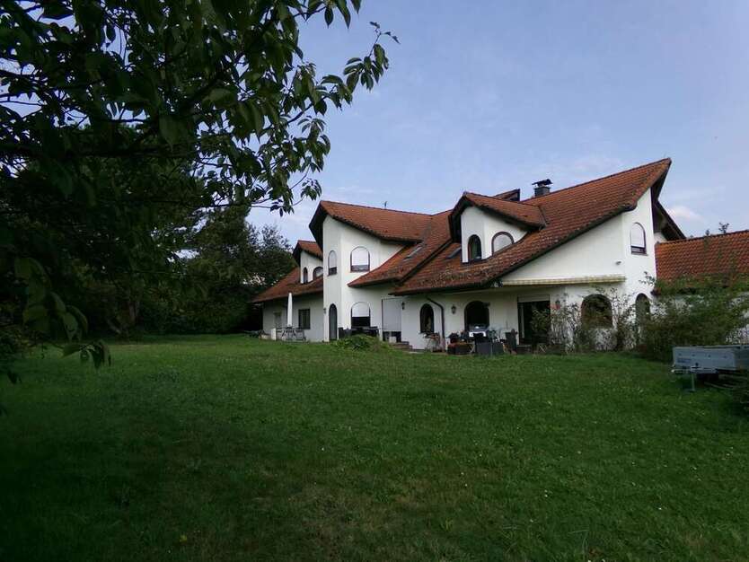 Haus zum Kaufen in Nidderau 1.990.000 € 472 m²