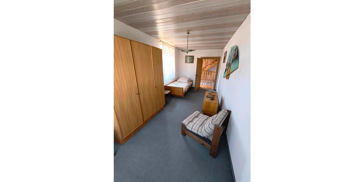 Bauernhaus, Landhaus Eggenfelden - 9 Zimmer, 400 m&sup2;, 1.500&euro; | Angebot:26134944