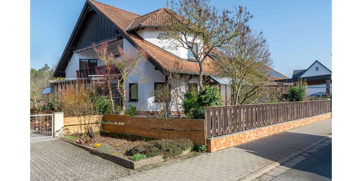 Einfamilienhaus Hagenbüchach - 10 Zimmer, 261 m&sup2;, 598.000&euro; | Angebot:25382931