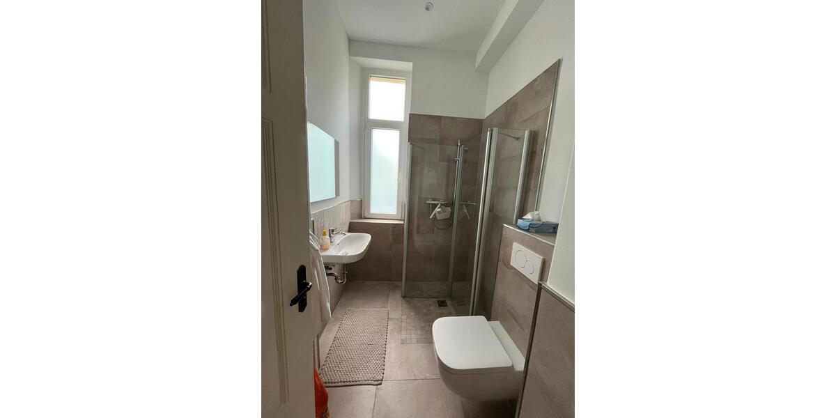 Etagenwohnung Wilhelmshaven - 5 Zimmer, 145 m&sup2;, 1.200&euro; | Angebot:26382279