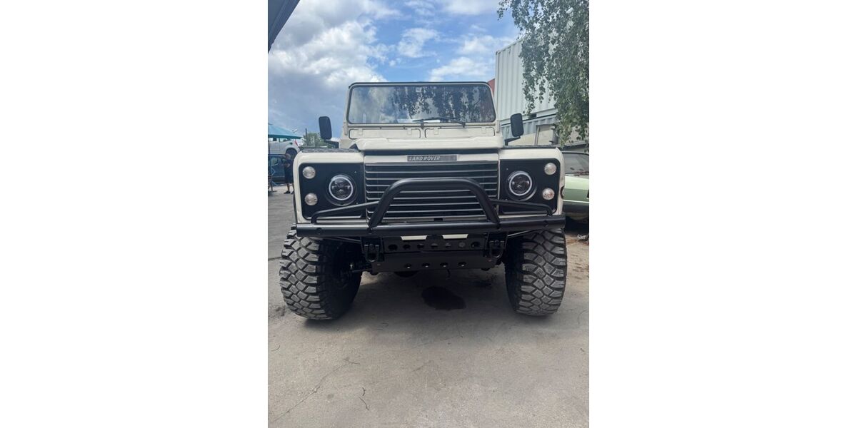 Land Rover Defender 200.000 km 26.500 &euro; München 80686