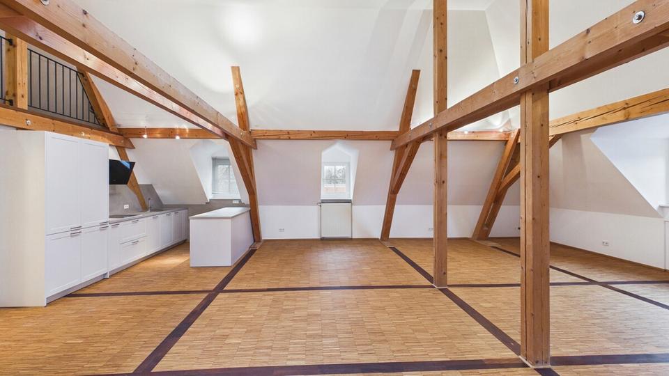 Dachgeschoßwohnung Leutkirch im Allgäu - 2 Zimmer, 100 m&sup2;, 950&euro; | Angebot:25900791