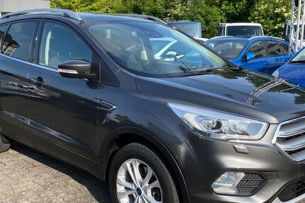 Ford Kuga 198.000 km 10.500 &euro; Baunatal 34225
