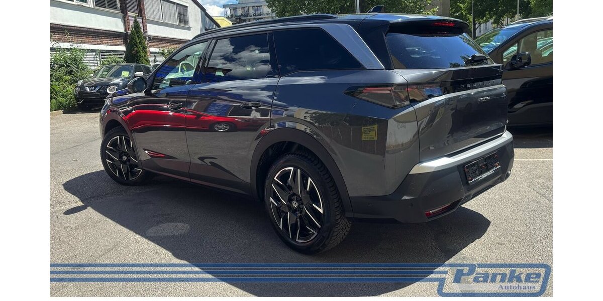 Peugeot 5008 Hybrid 136 GT 7 Sitzer Panorama 22.659 km 31.990 &euro; Berlin 13187