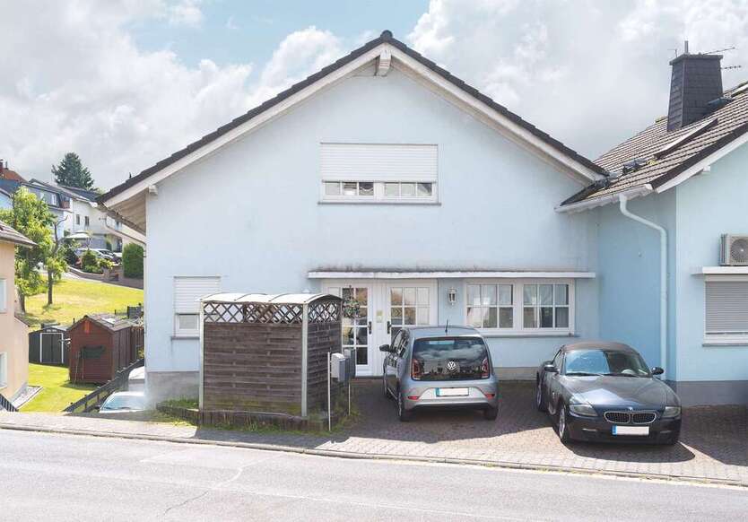 Haus zum Kaufen in Gründau 469.000 € 242 m²