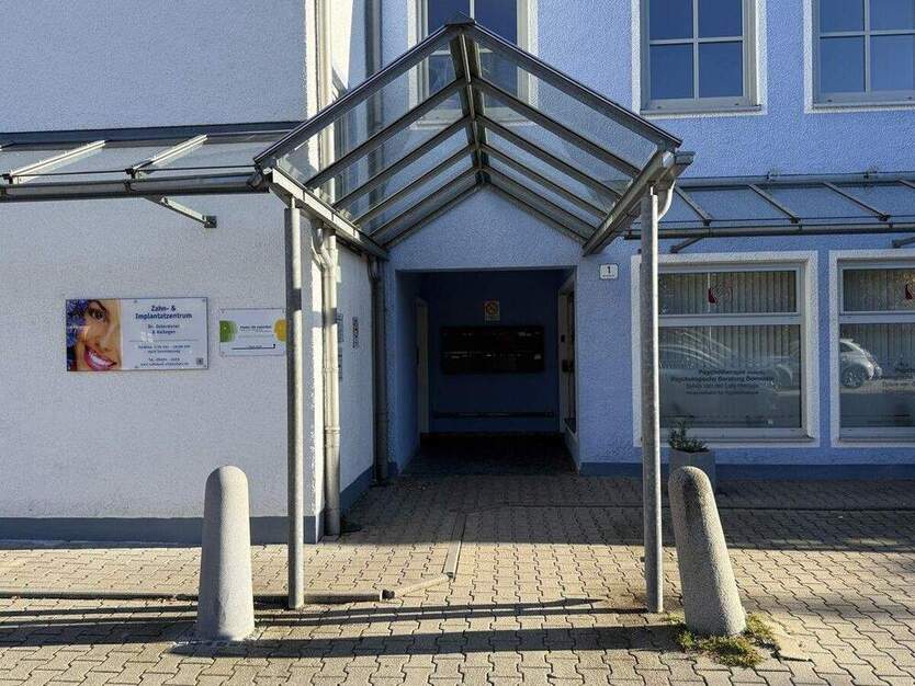 Wohnen und Arbeiten - Große Wohnung mit separatem Büro oder Gästeapartment in Nittendorf! 5 zimmer