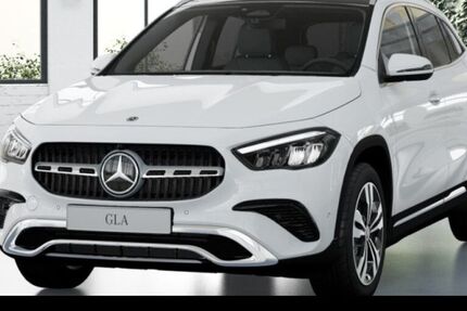 Mercedes-Benz GLA 200 9.900 km 44.900 € Hamburg 22047